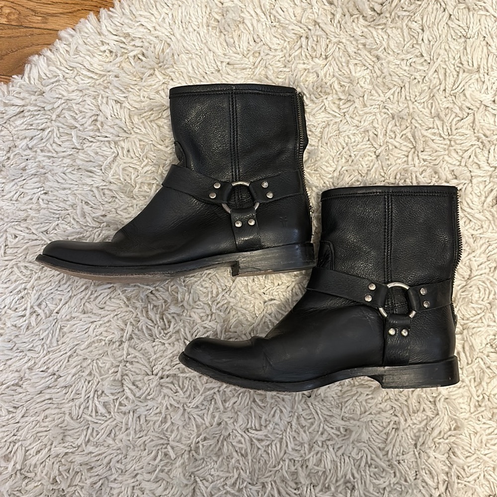 FRYE Women's Phillip Harness Ankle Boot (size 9.5)